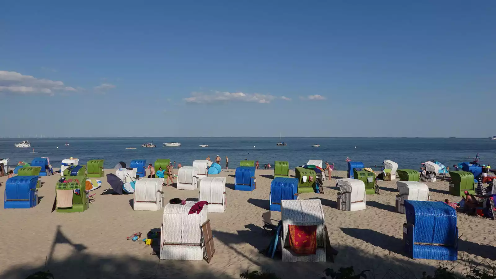 Strandkörbe und Nordsee am Südstrand von Wyk auf Föhr