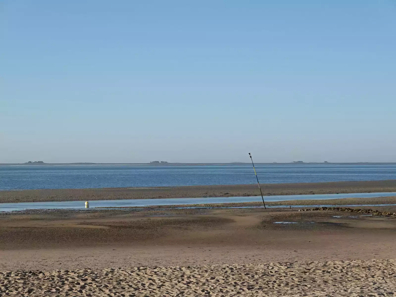 Blick über das Wattenmeer vor Föhr zu den Halligen